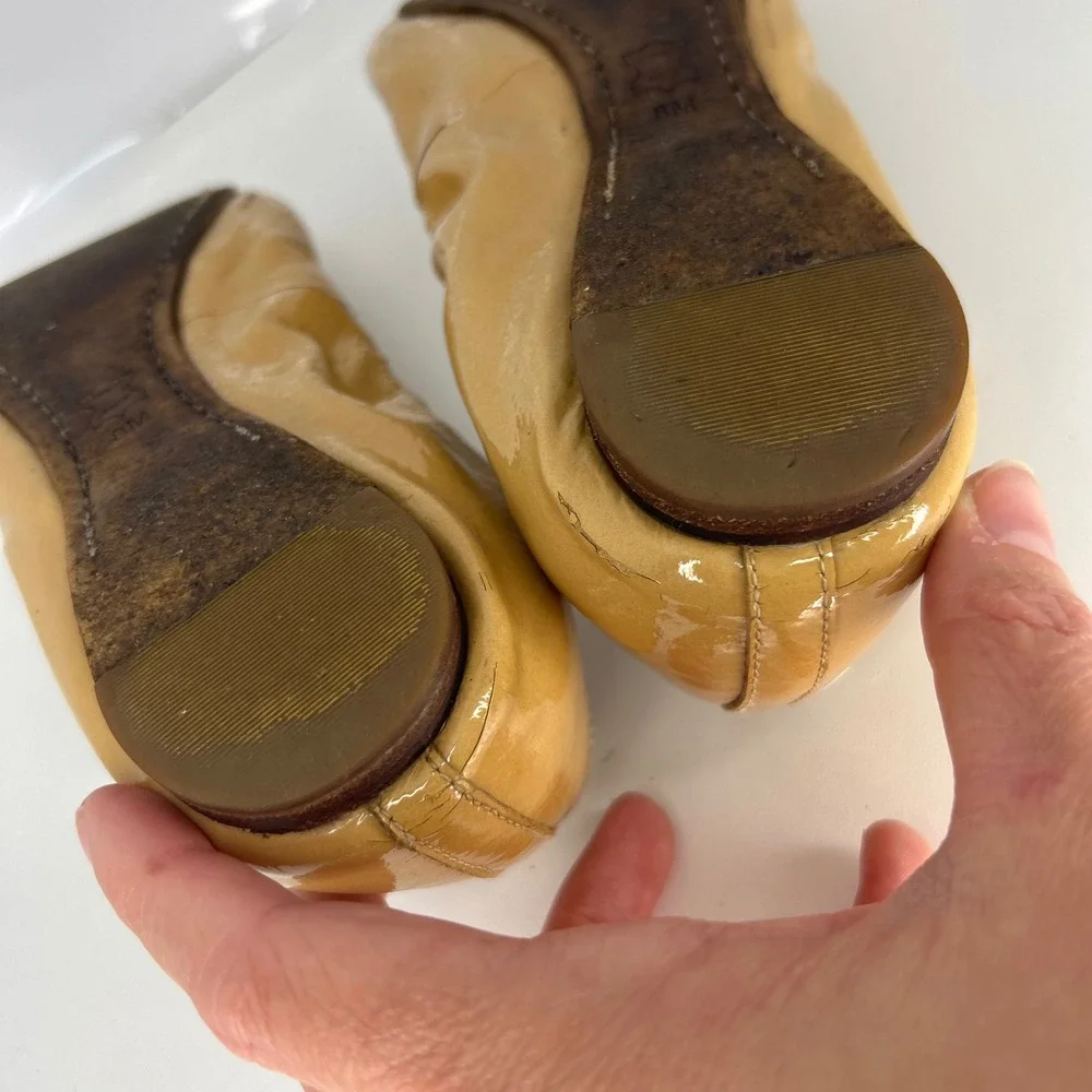 Tory Burch Quiet Luxury Reva‎ Ballet Flats 8M Tan Patent Leather Logo